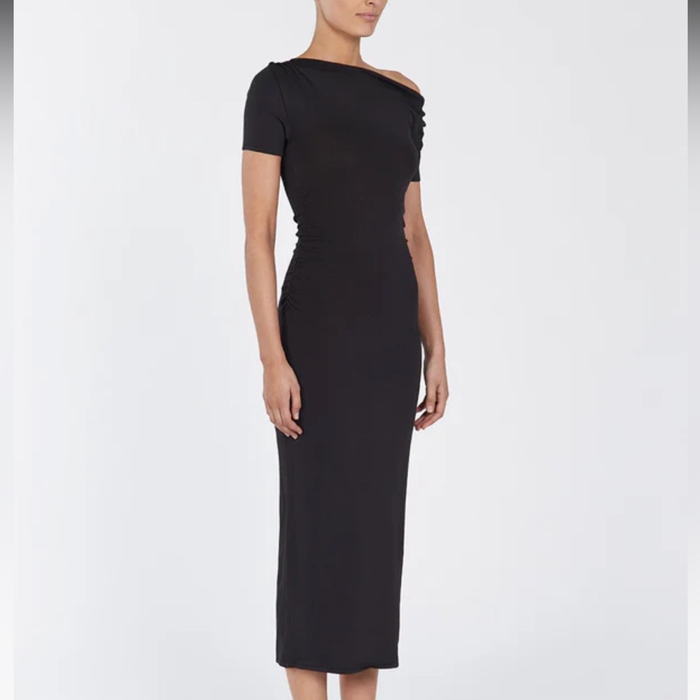 Elegant Black Off The Shoulder Midi Dress - Picture 4 of 6